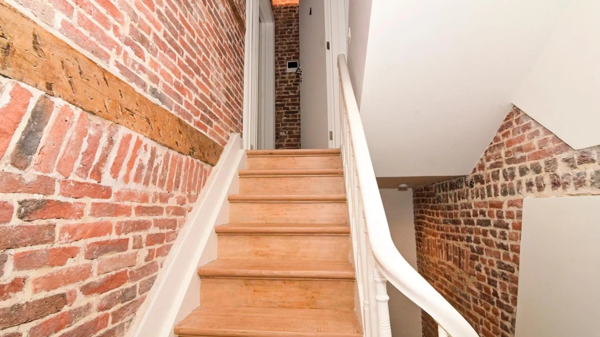 Family Duplex Getaway - Perfectly Positioned For City Adventures Bruxelles 0*,  Belgique